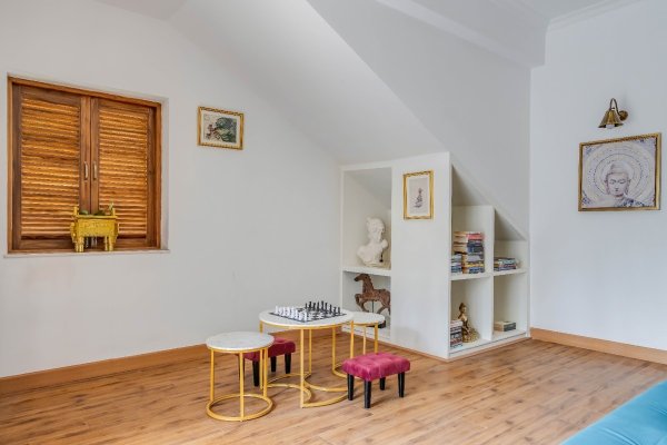 Image Title Goes Here